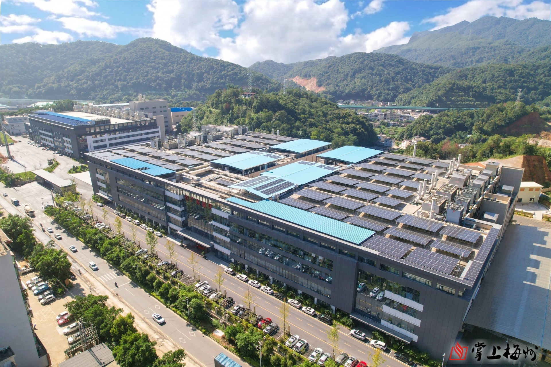 深耕铜箔创佳绩 向“新”而行促蝶变——记全国工业和信息化系统先进集体广东华体会手机网页版电子科技有限公司